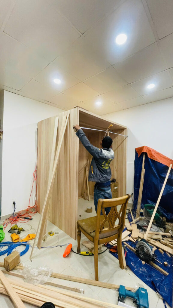 Thi công phòng xông hơi gỗ hemlock tại quận 1