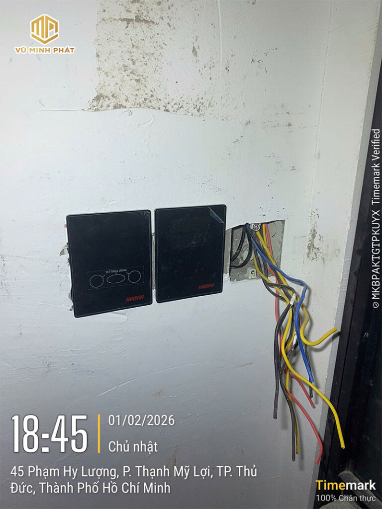 Bảng điều khiển Xông Khô và Ướt được thiết kế đặt cạnh nhau