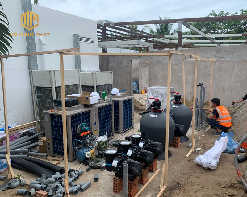 Tập kết thiết bị chuẩn bị thi công